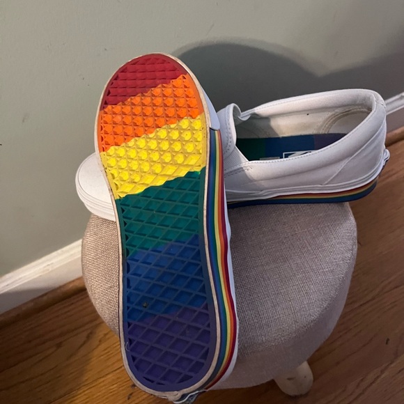 Vans - Picture 2 of 3